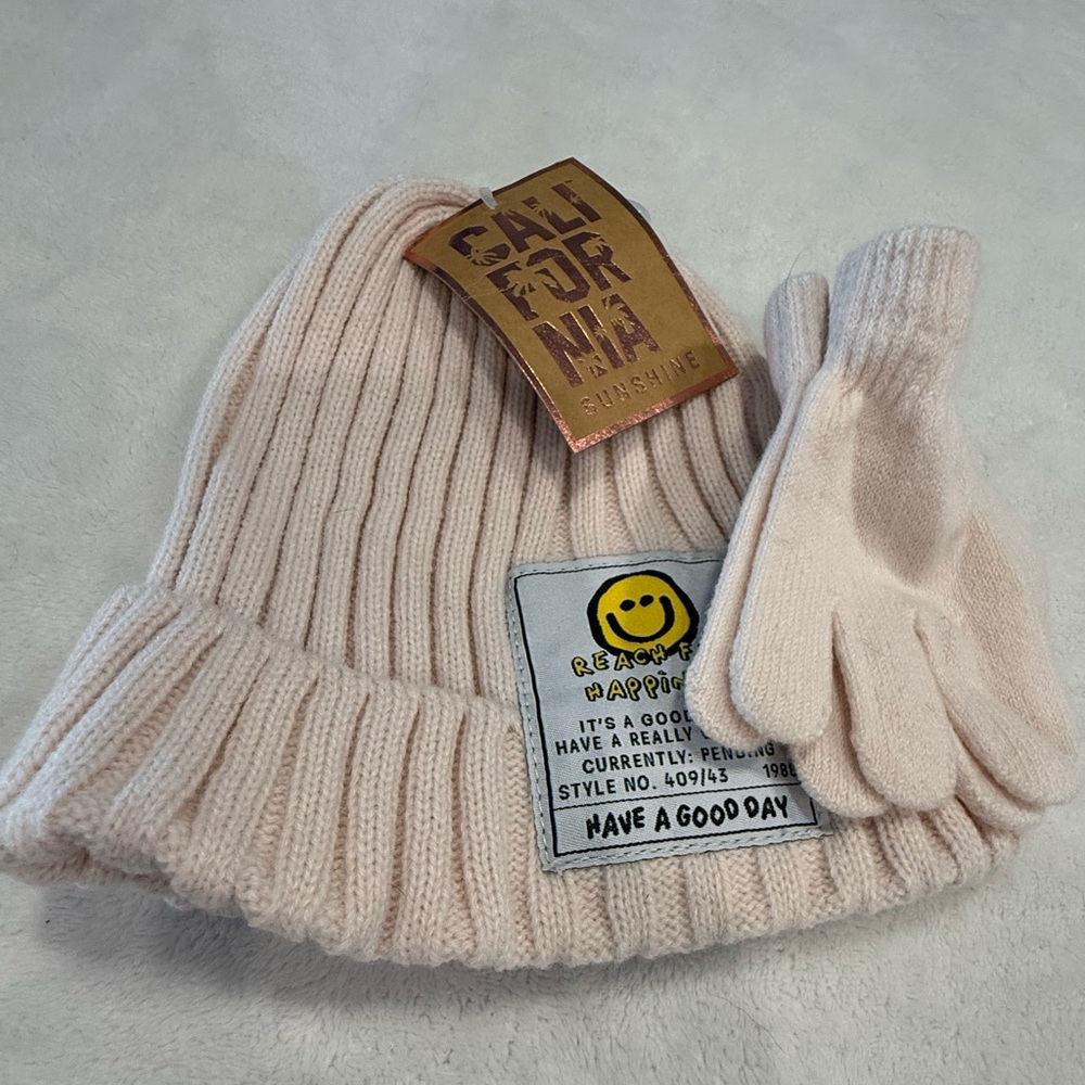 California Sunshine pink beanie & glove set ‘Have a good day’ patch ages 5 & up